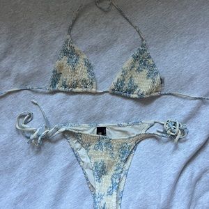 Triangl blue and white bikini